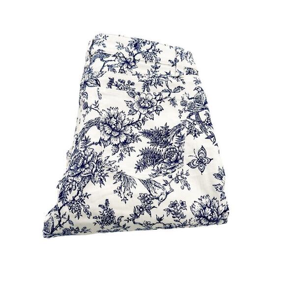 Talbots Slim Ankle Jean Flower Print Blue White Size 6P MINT - Picture 1 of 8